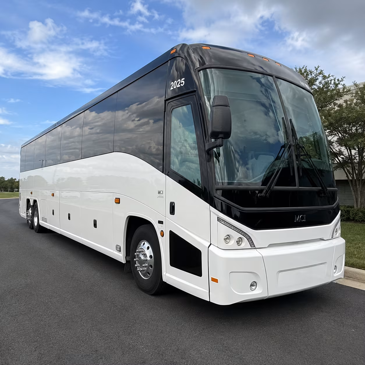 let missouricitycharterbusservices com handle every concert night from white oak to house of blues